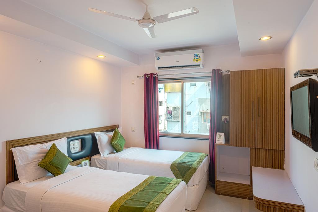 Arihant Hotel Hyderabad Exterior foto