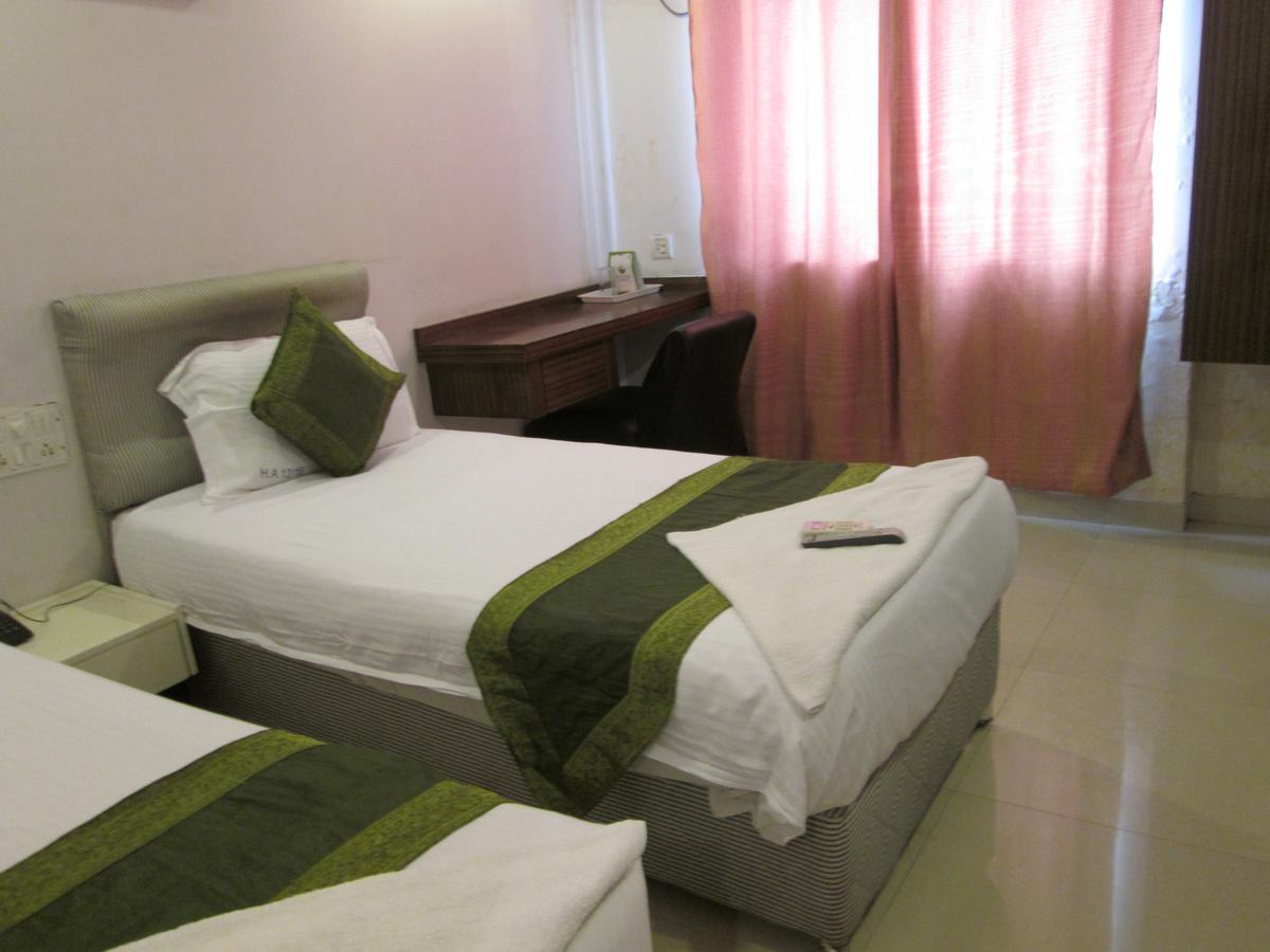 Arihant Hotel Hyderabad Exterior foto
