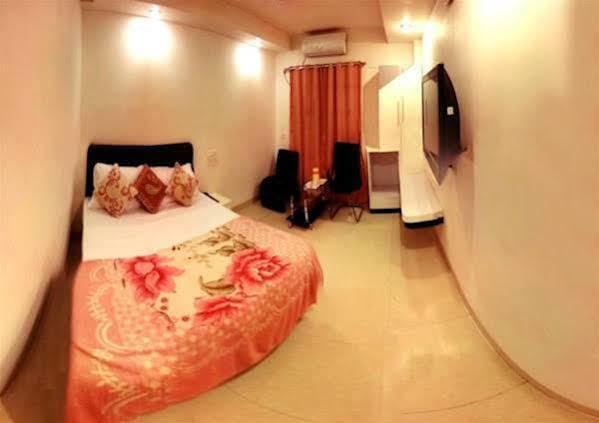 Arihant Hotel Hyderabad Exterior foto