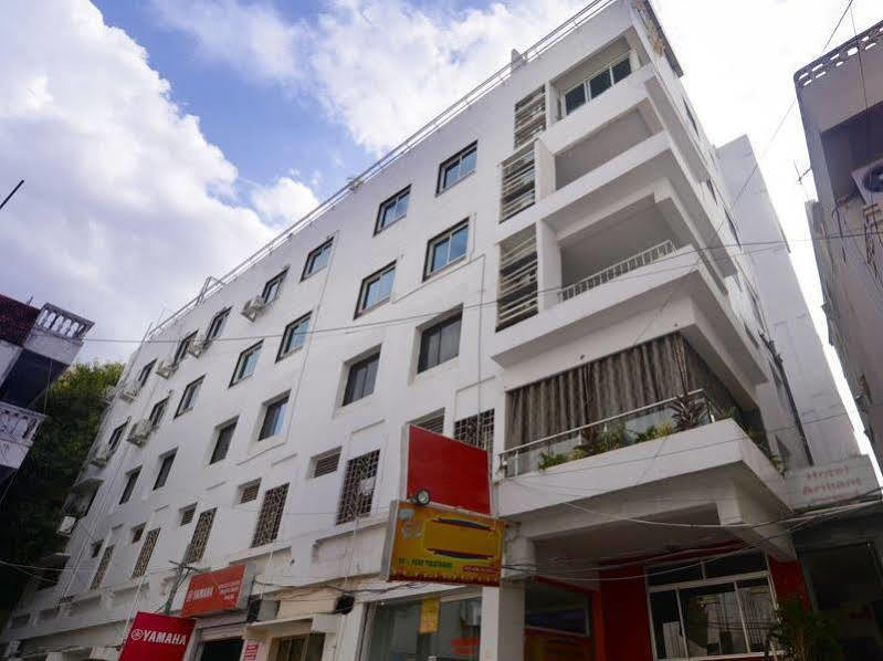 Arihant Hotel Hyderabad Exterior foto